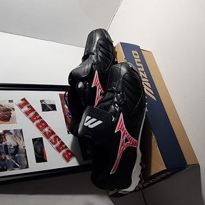 Mizuno Womens Leather Finch Franchine 9 Spike Baseball, Softball Cleats S W9. 5